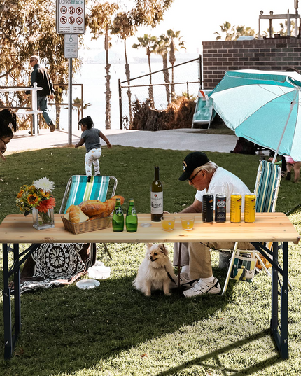 Giantex Folding Picnic Table, Wood Outdoor Table with Umbrella Hole