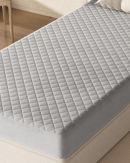 Giantex Mattress Topper Cover, Soft Velvet Mattress Protector with Deep Pockets