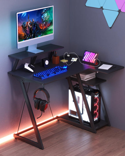 Bureau de jeu en forme de L Giantex avec prises et ports USB, petit bureau d'ordinateur avec étagère pour moniteur