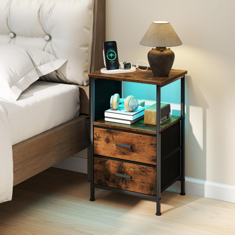 Table de chevet Giantex avec station de recharge | Table d'appoint de canapé à LED avec 2 tiroirs en tissu pliable