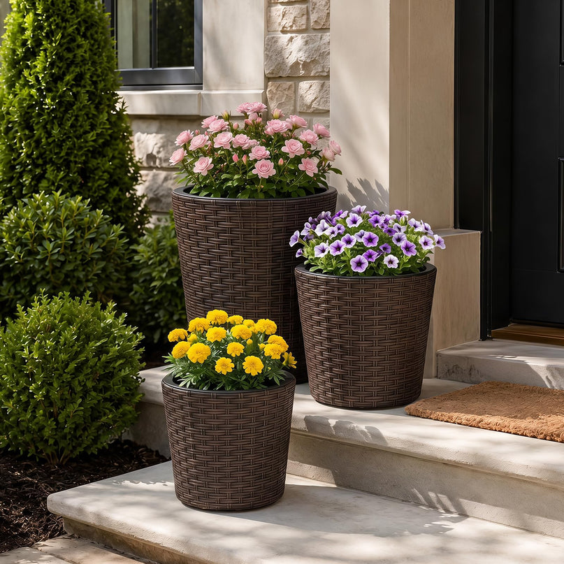 Giantex Set of 3 Plastic Planters with Drainage Holes and Saucers