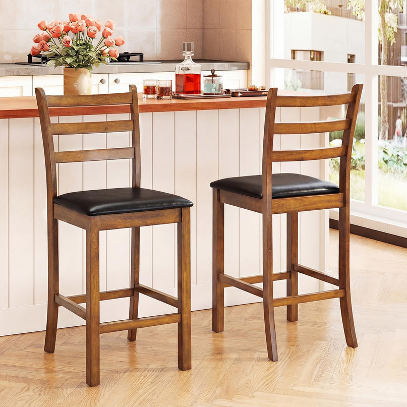Chaises de bar Giantex de 61 cm à dossier échelle en bois, hauteur comptoir, avec assise rembourrée en similicuir (lot de 2 ou 4)