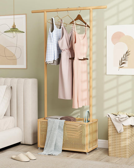 Portant à vêtements roulant en bambou Giantex avec panier de rangement en rotin pour couloir, salon, chambre à coucher
