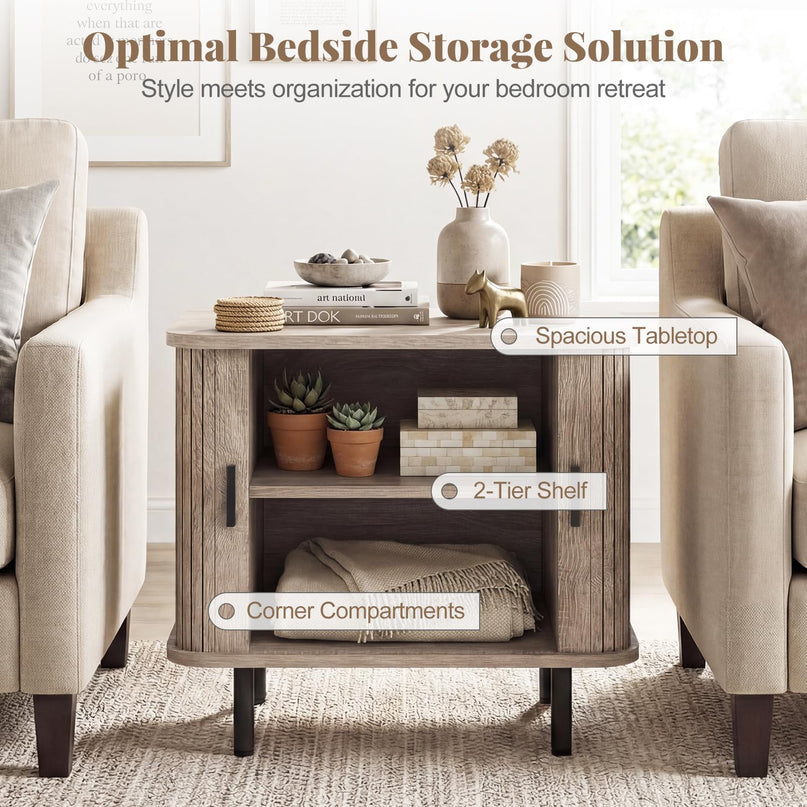 Table de chevet moderne de style Mid-Century Giantex 61 cm avec portes coulissantes cannelées et étagères de rangement
