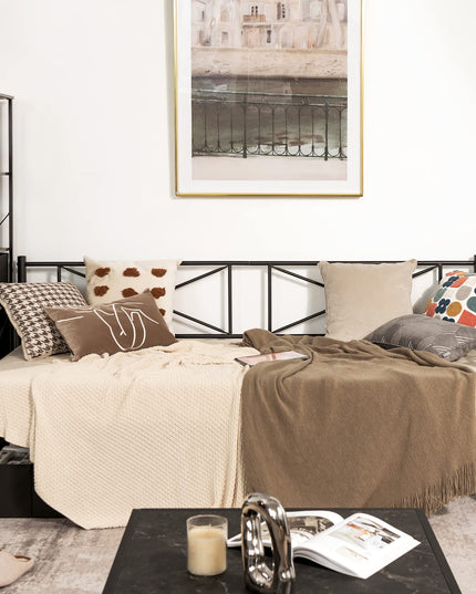 Giantex Metal Daybed Frame Twin Size, for Living Room Bedroom Guest Room, Easy Assembly, Black & White