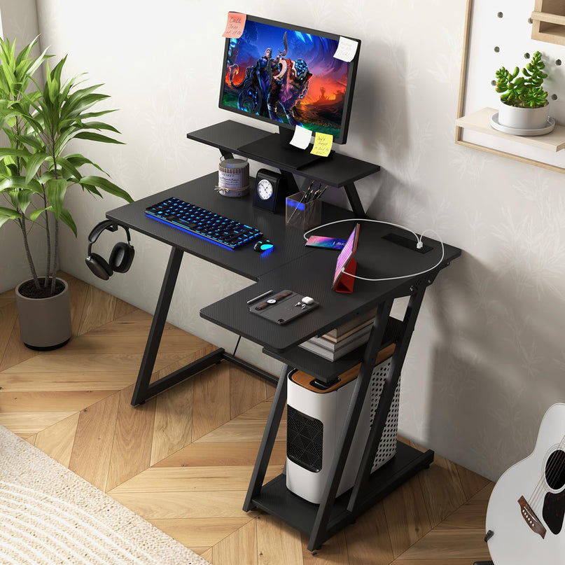 Bureau de jeu en forme de L Giantex avec prises et ports USB, petit bureau d'ordinateur avec étagère pour moniteur